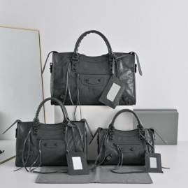 Picture of Balenciaga Handbags _SKUfw241227022fw